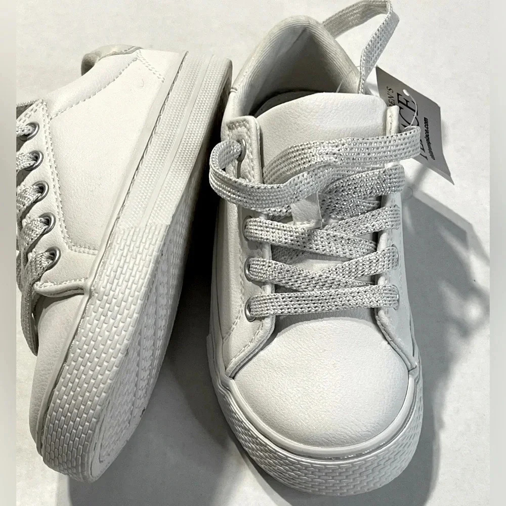 Children Place Girls white low top lace up tennis shoes. Size 11C NWT